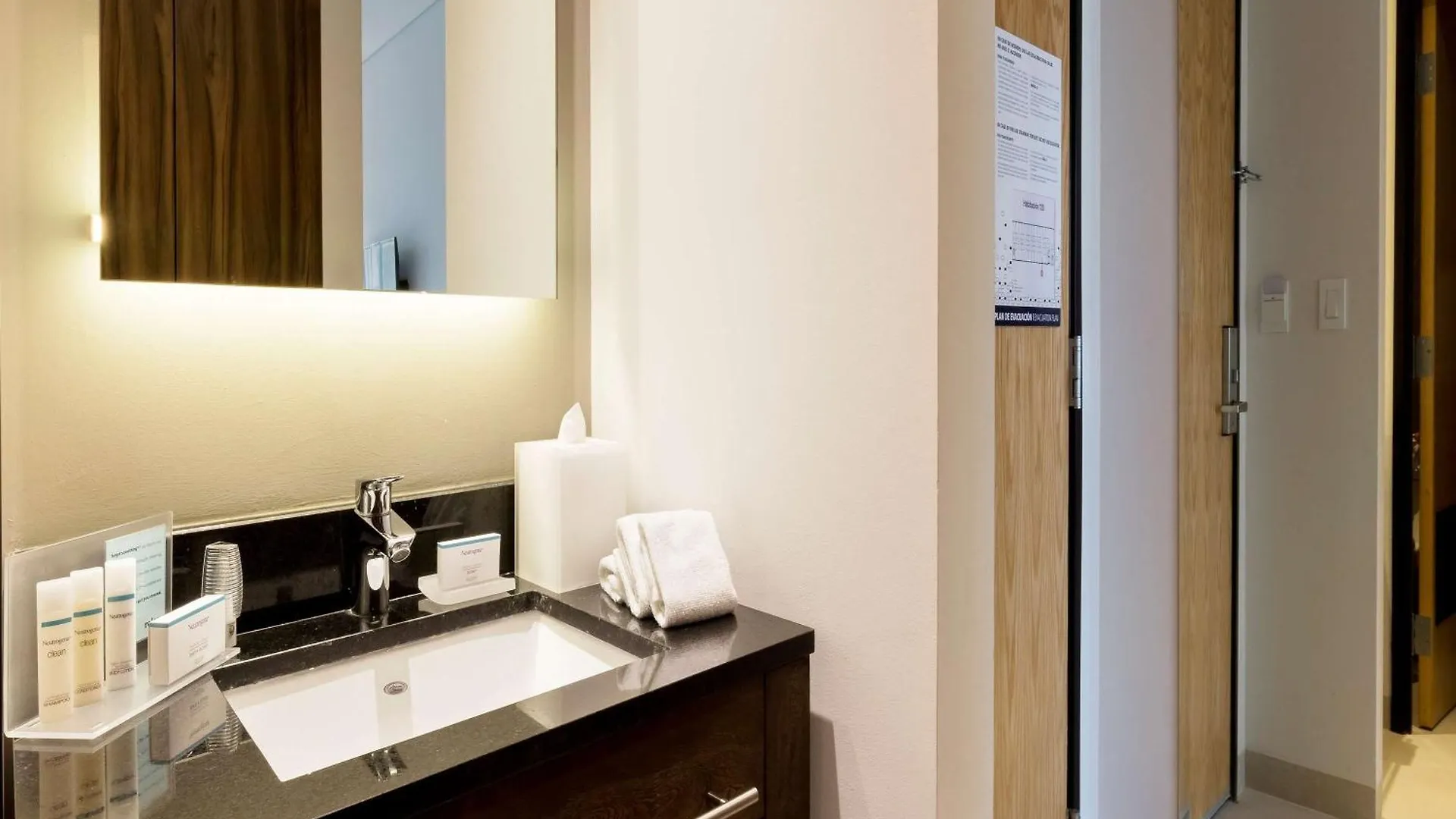 *** Hotel Hampton Inn By Hilton Cancun Cumbres Mexico